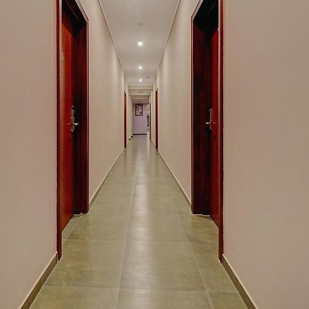 Super Townhouse Kizhakkambalam Tourist Home Muttam  Exterior photo